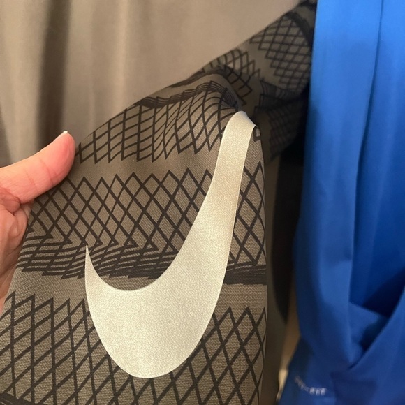 Nike Men’s Dri-Fit Set of 2 Hooded Pullovers Sz S EUC - Picture 8 of 8